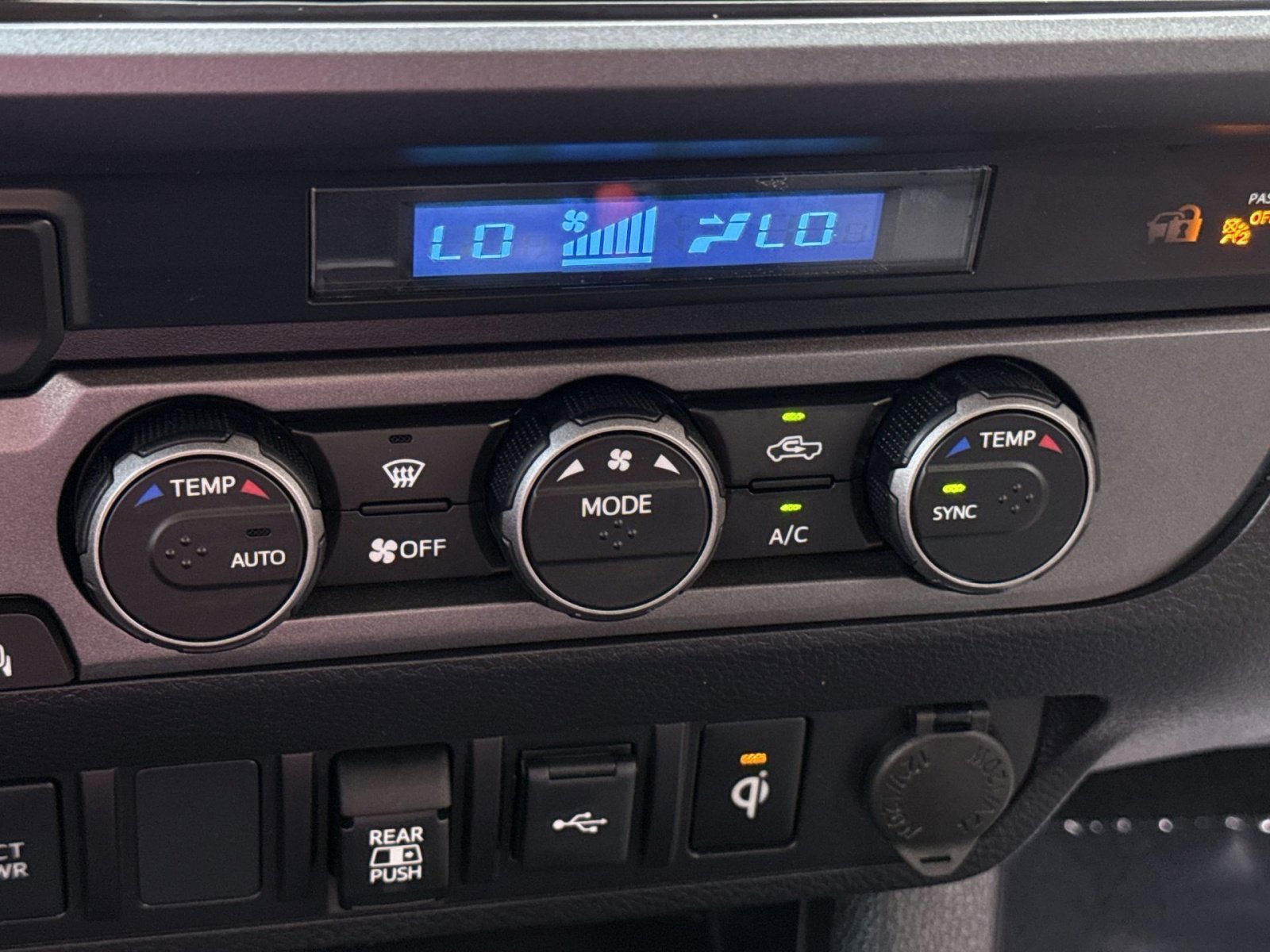 Used 2021 Toyota Tacoma TRD Off-Road image 20