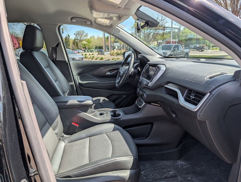 Used 2024 GMC Terrain SLT w/ Infotainment Package II AWD/4WD image 19