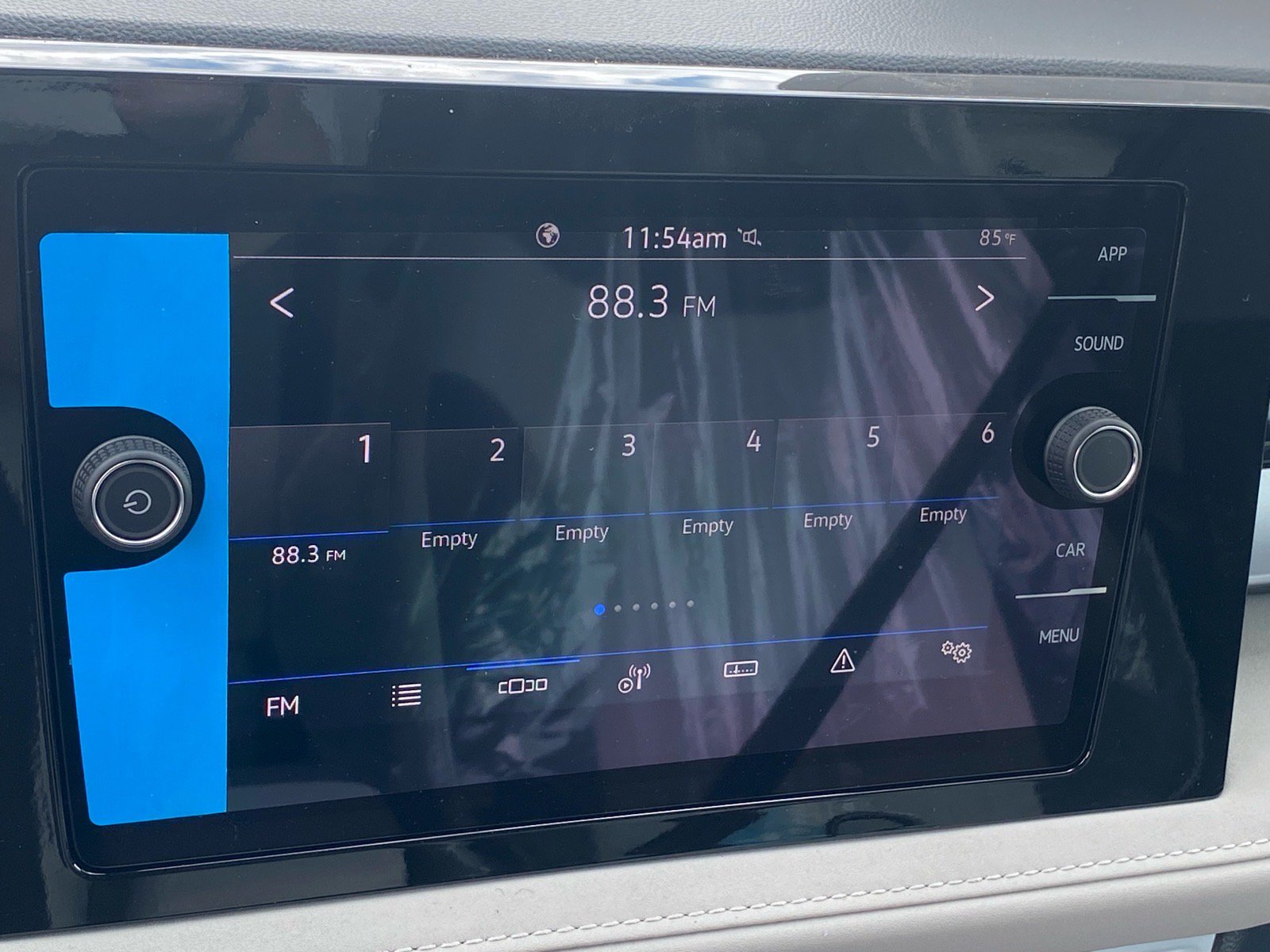 New 2026 Volkswagen Taos SE FWD image 6
