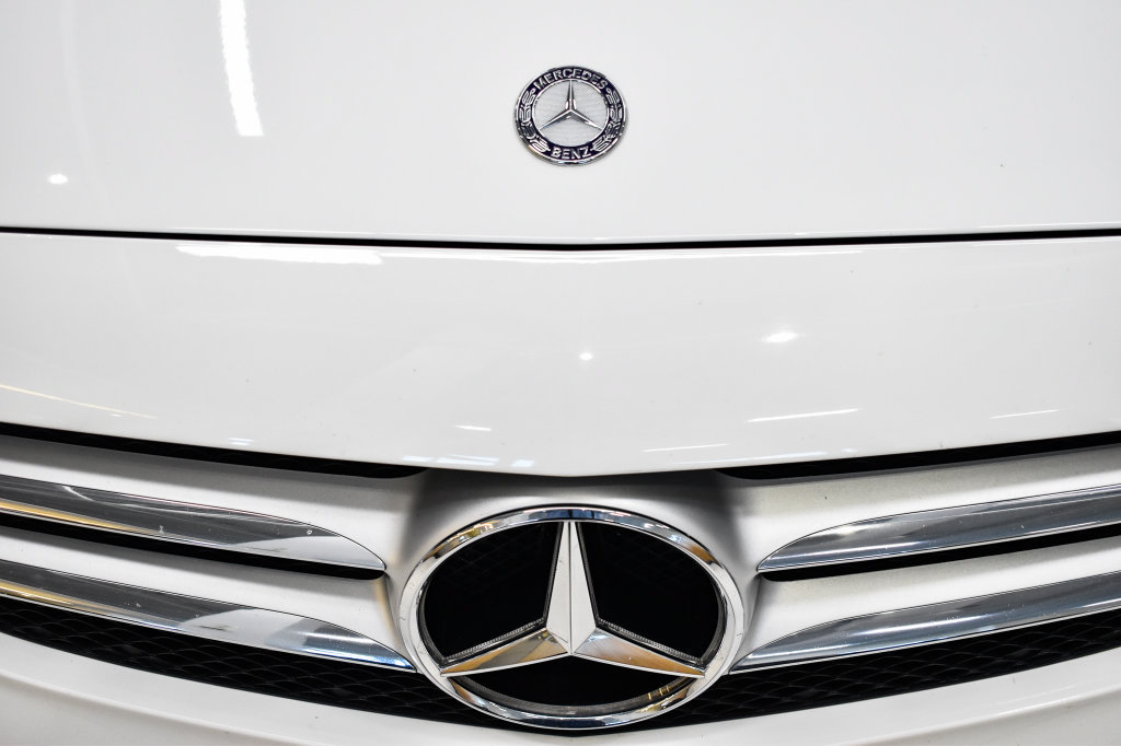 Certified 2017 Mercedes-Benz C 300 4MATIC Sedan image 11