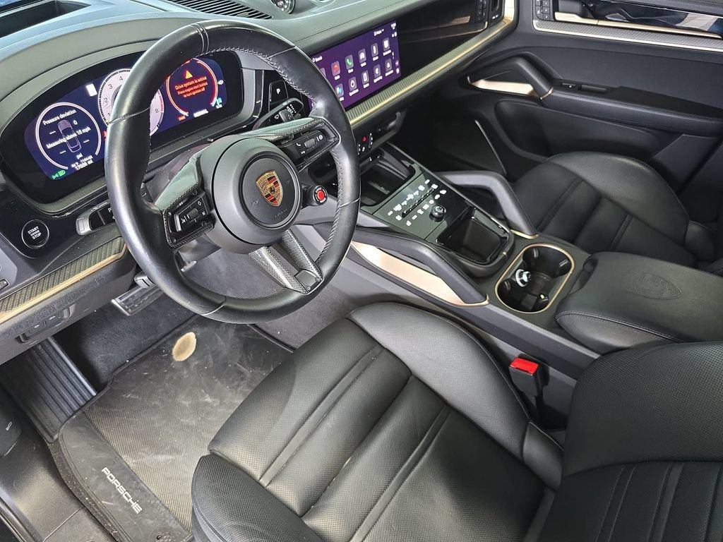 Used 2024 Porsche Cayenne Turbo GT AWD/4WD image 4
