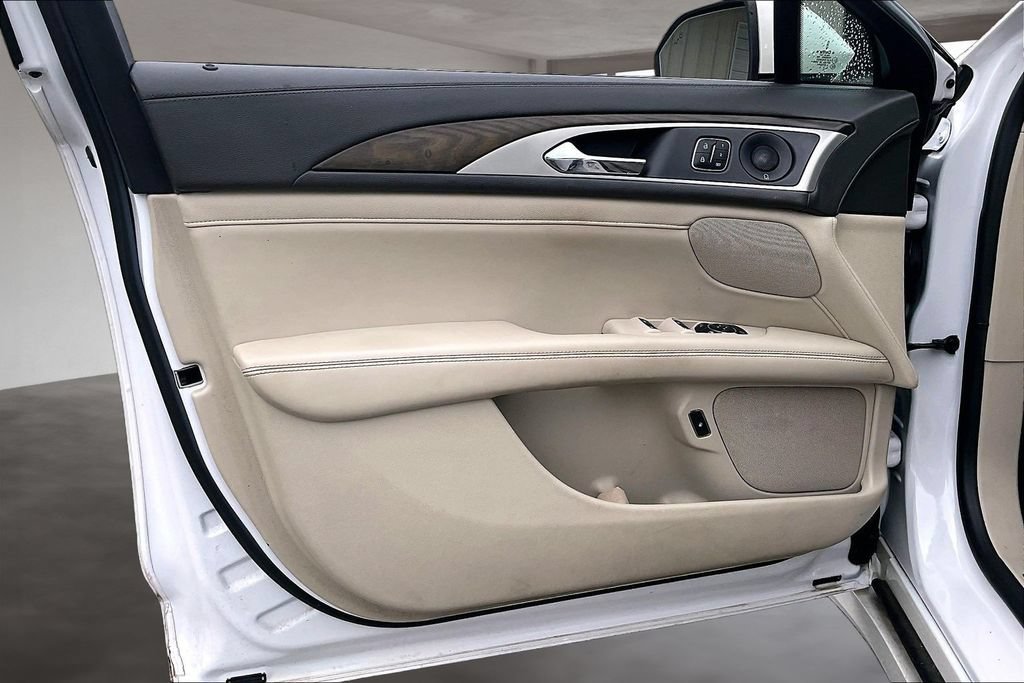 Used 2019 Lincoln MKZ Reserve w/ Reserve Plus Package FWD image 18