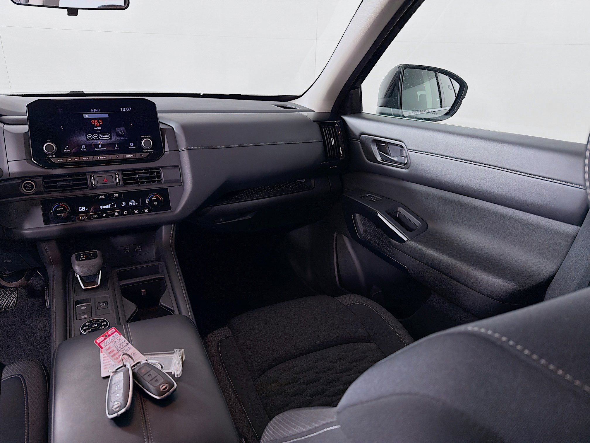 Used 2024 Nissan Pathfinder S image 23