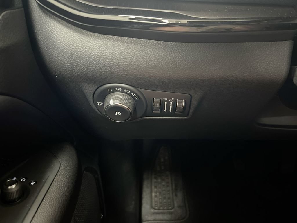 New 2026 Jeep Compass Latitude AWD/4WD image 17