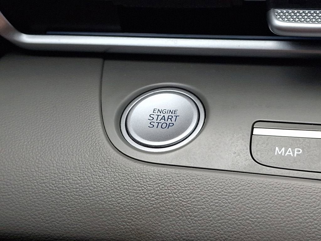 Used 2024 Hyundai Elantra SEL FWD image 25