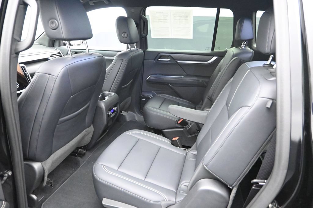 Used 2024 GMC Acadia Elevation w/ Luxury Package FWD image 13
