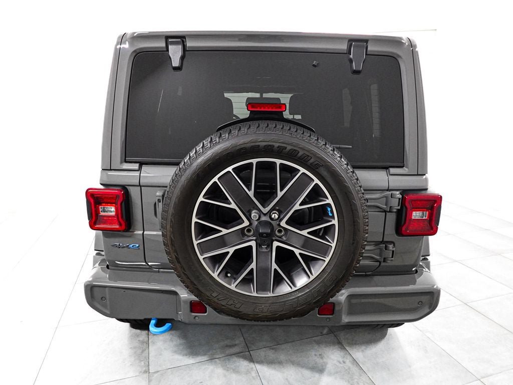 Used 2023 Jeep Wrangler Unlimited Sahara AWD/4WD image 6