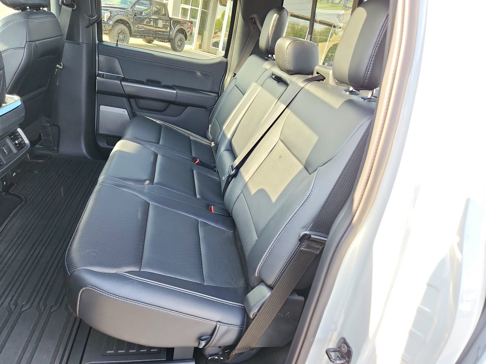Used 2024 Ford F150 Lariat AWD/4WD image 24