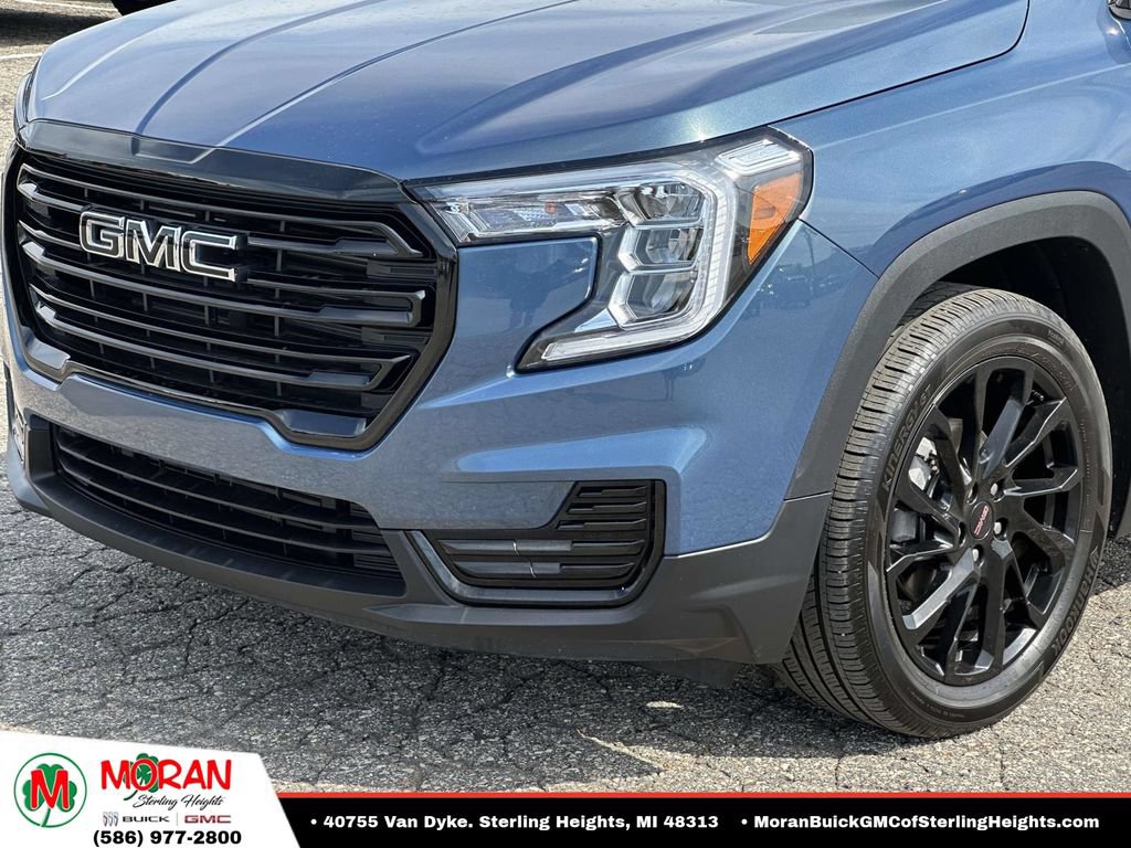 Certified 2024 GMC Terrain SLE w/ Driver Convenience Package AWD/4WD image 8