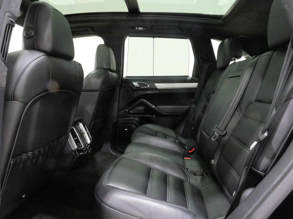 Used 2014 Porsche Cayenne Turbo image 26