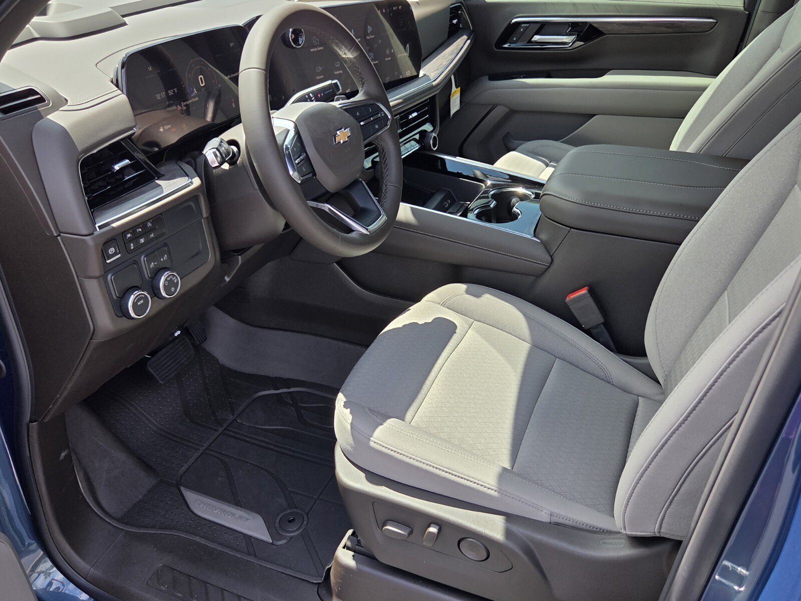 New 2026 Chevrolet Suburban LS w/ LPO, Dark Essentials Package RWD image 5