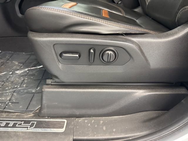Used 2020 GMC Sierra 2500 AT4 image 15