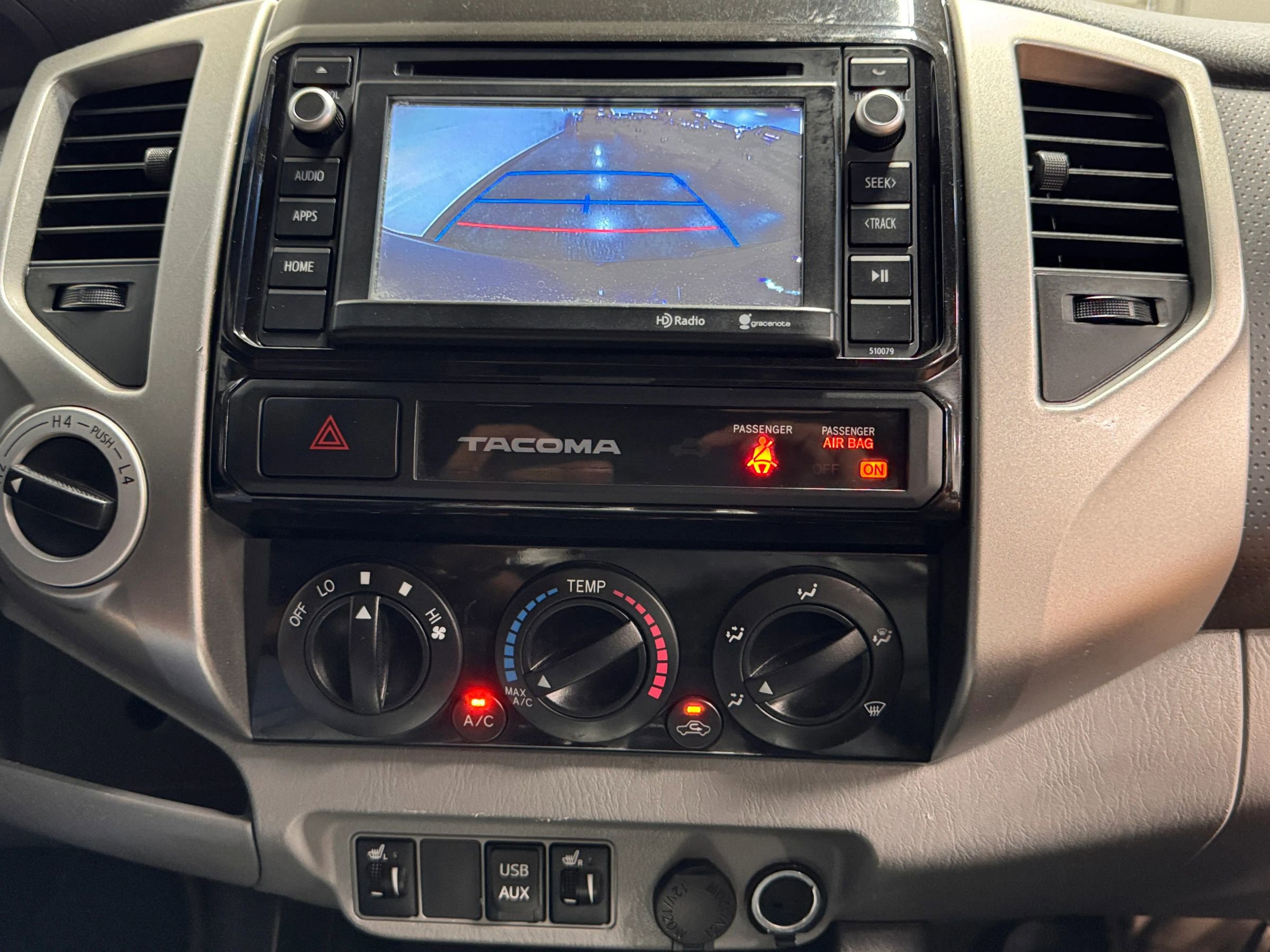 Used 2015 Toyota Tacoma 4x4 Double Cab w/ Limited Package image 11