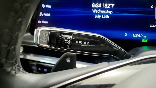 Used 2024 Cadillac Lyriq Tech AWD/4WD image 59
