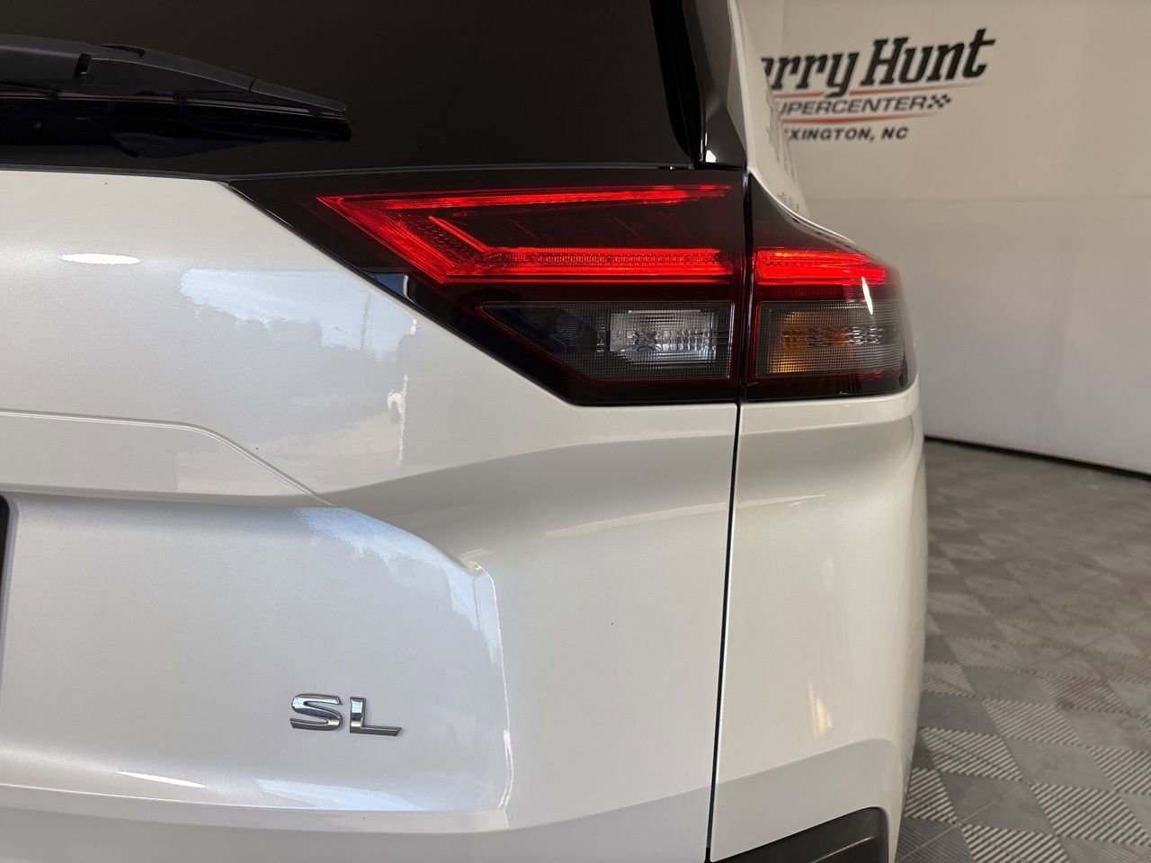 Used 2023 Nissan Rogue SL w/ SL Premium Package image 34