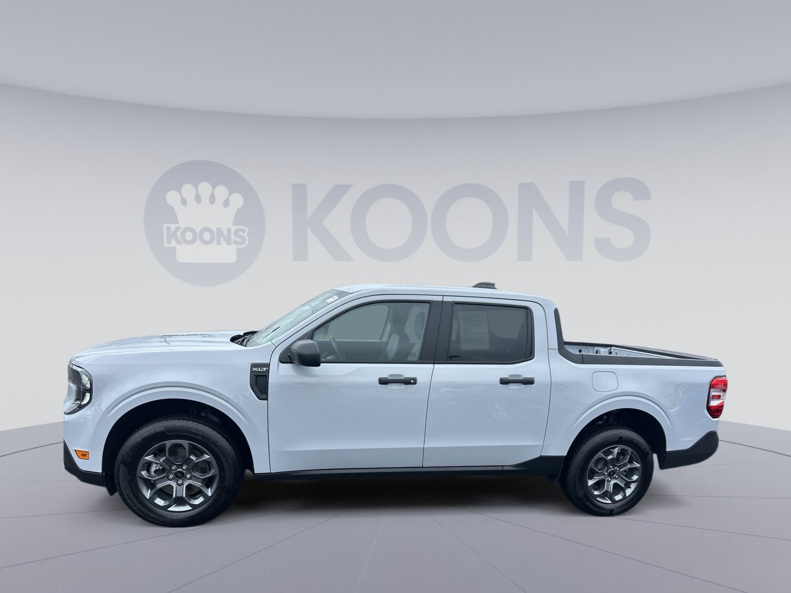 Used 2025 Ford Maverick XLT w/ Equipment Group 302A AWD/4WD image 7