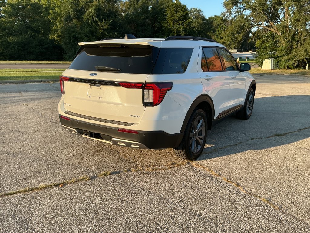 New 2026 Ford Explorer Active w/ Active Comfort Package AWD/4WD image 5