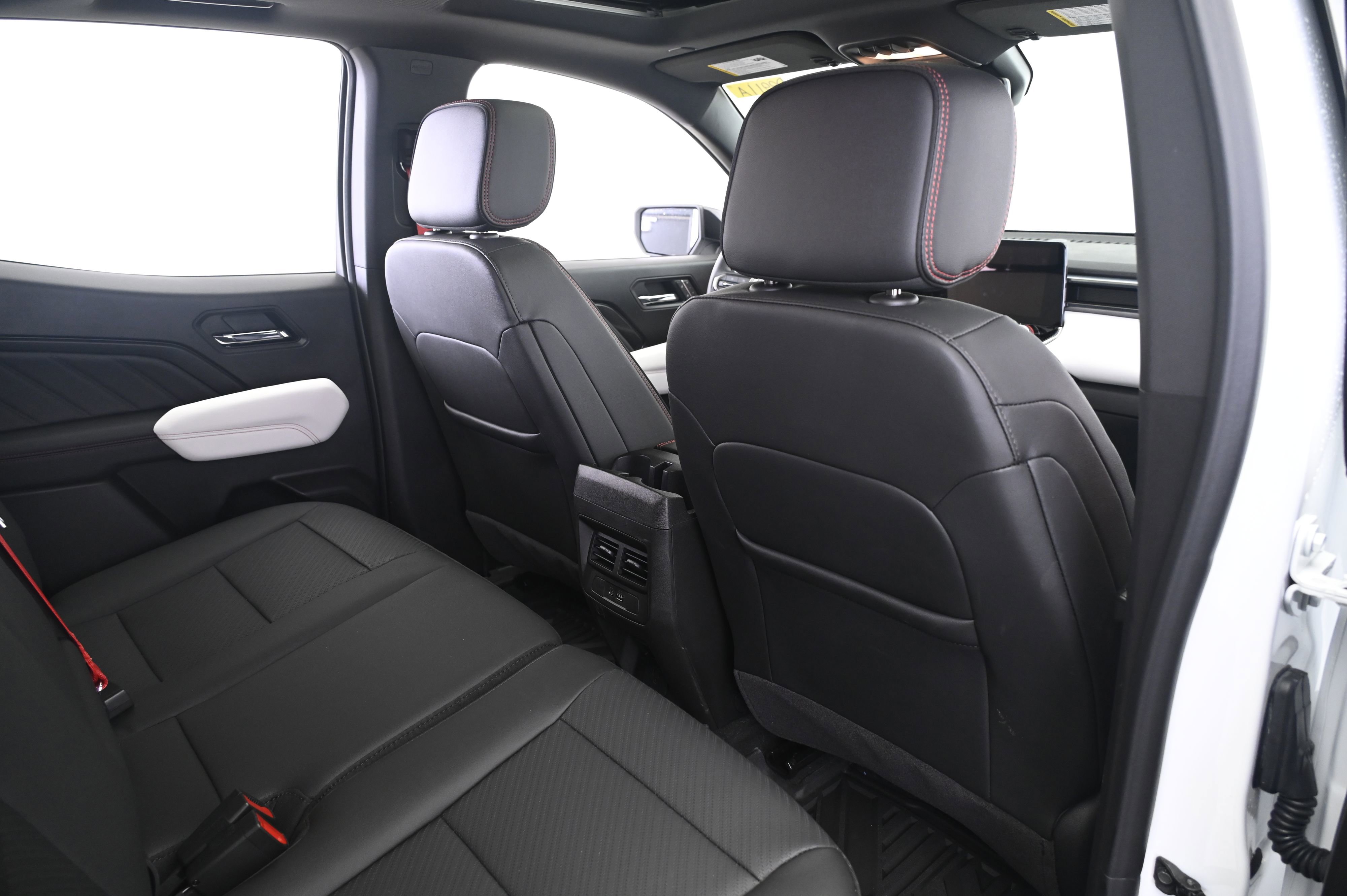 Used 2026 GMC Canyon AT4X image 18