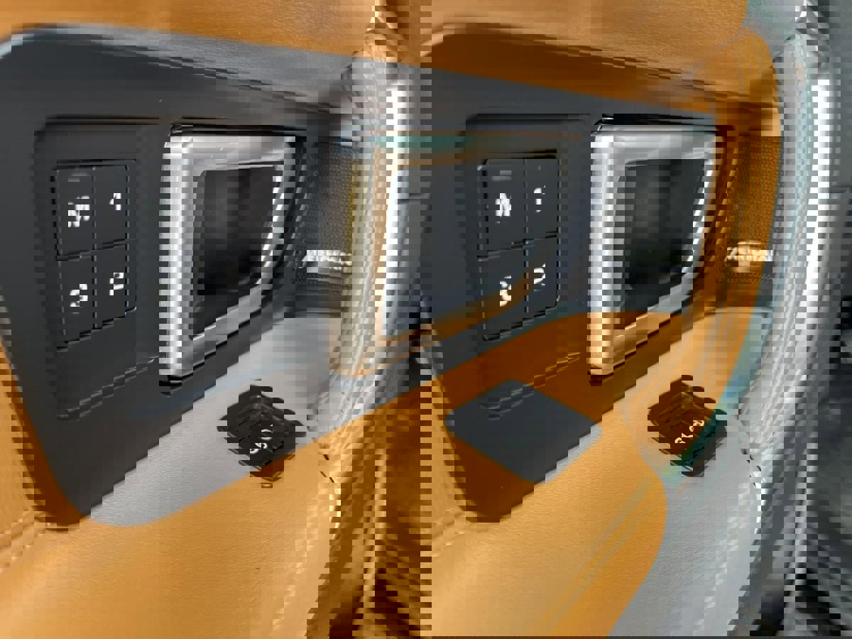 Used 2018 Land Rover Discovery Sport HSE Luxury AWD/4WD image 10