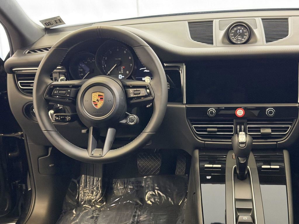 Used 2026 Porsche Macan AWD/4WD image 20