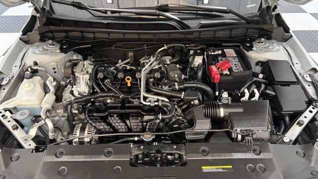 Used 2025 Nissan Altima 2.5 SV FWD image 8