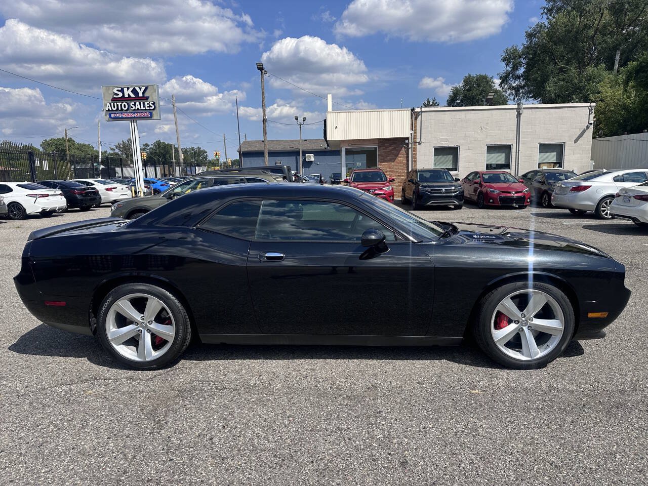 Used 2010 Dodge Challenger SRT8 w/ SRT Option Group II RWD image 8