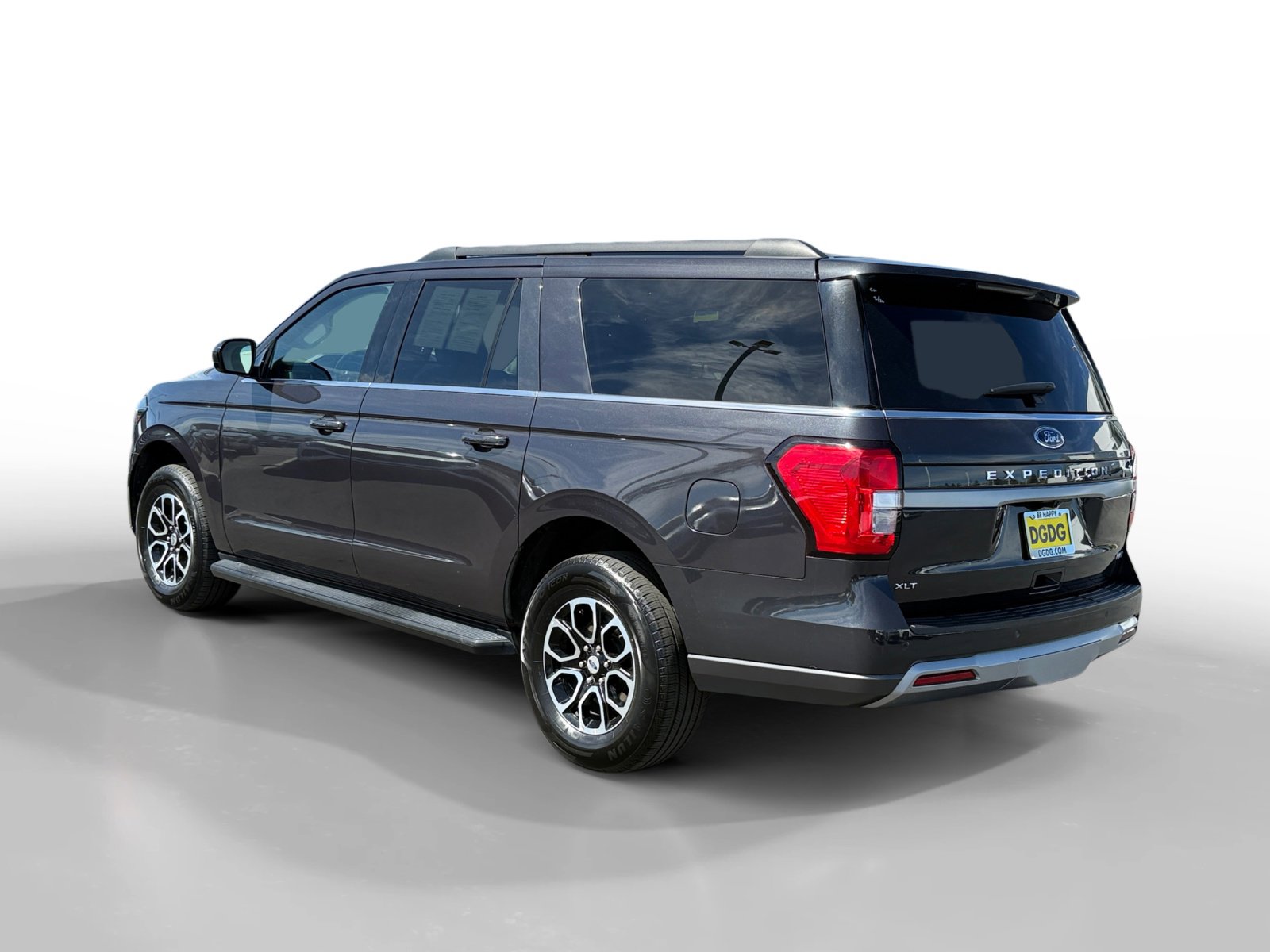 Used 2024 Ford Expedition Max XLT image 3