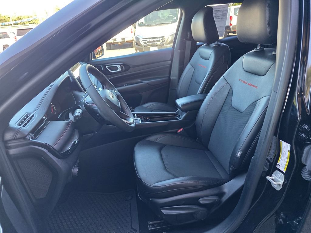 Used 2023 Jeep Compass Trailhawk image 7