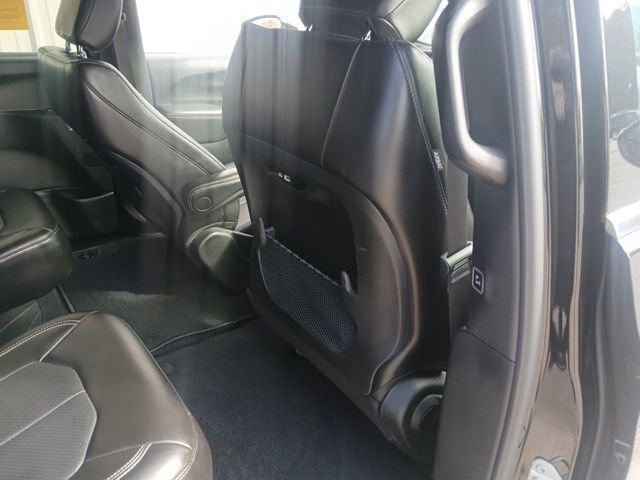 Used 2025 Chrysler Pacifica Select image 21