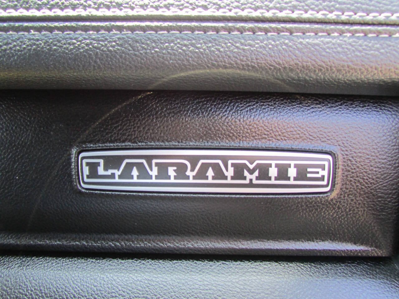 Used 2025 RAM 1500 Laramie AWD/4WD image 21