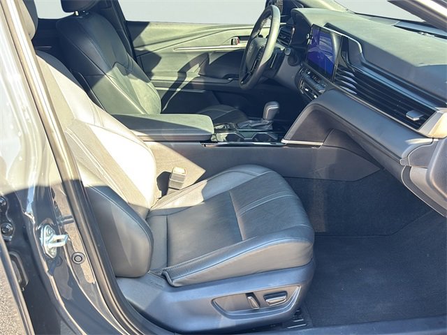 Used 2025 Toyota Camry XSE image 11