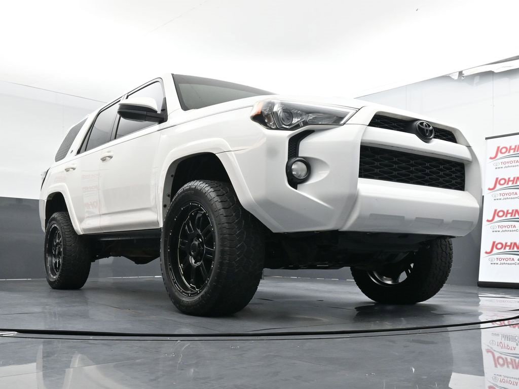 Used 2016 Toyota 4Runner SR5 image 30