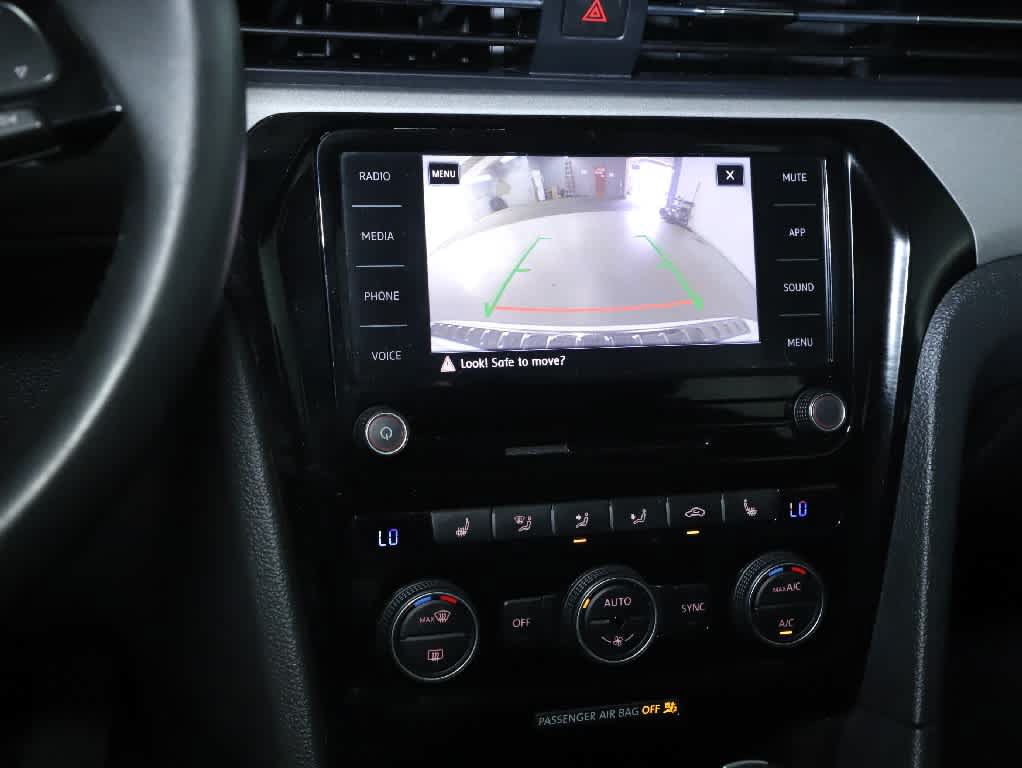 Certified 2022 Volkswagen Passat 2.0T SE FWD image 29