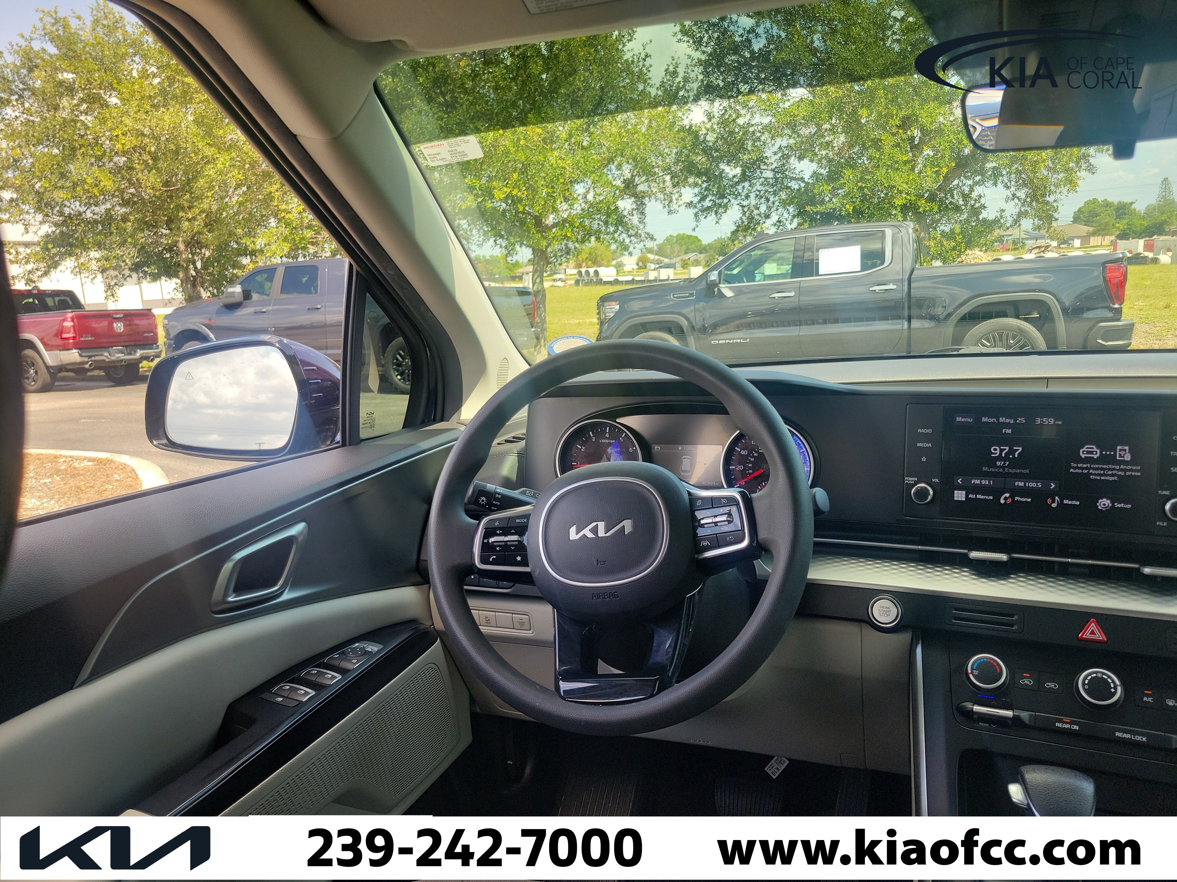 Certified 2023 Kia Carnival LX FWD image 21