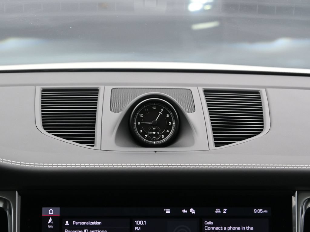 Certified 2026 Porsche Macan AWD/4WD image 24