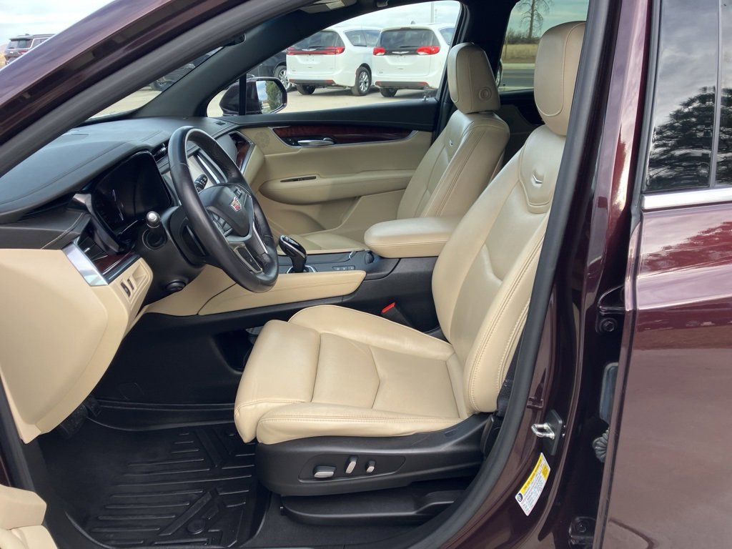 Used 2017 Cadillac XT5 Luxury image 9