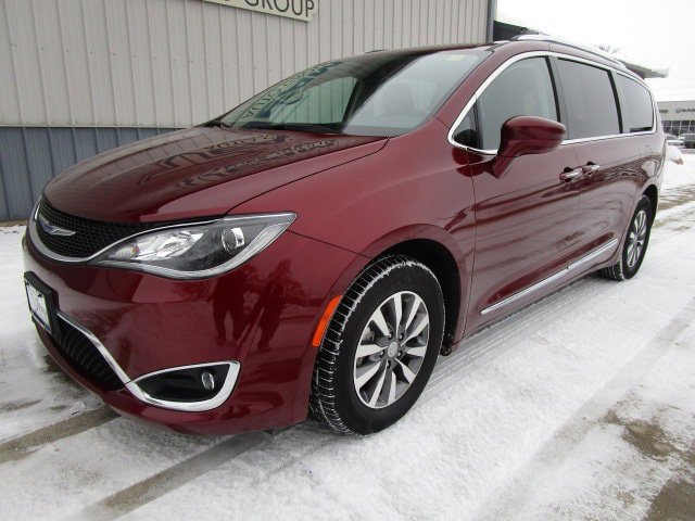 Used 2020 Chrysler Pacifica Touring-L Plus image 1