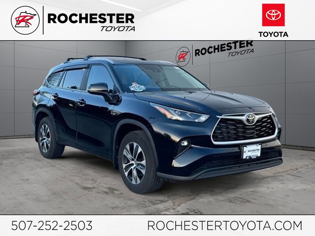 Used 2023 Toyota Highlander XLE