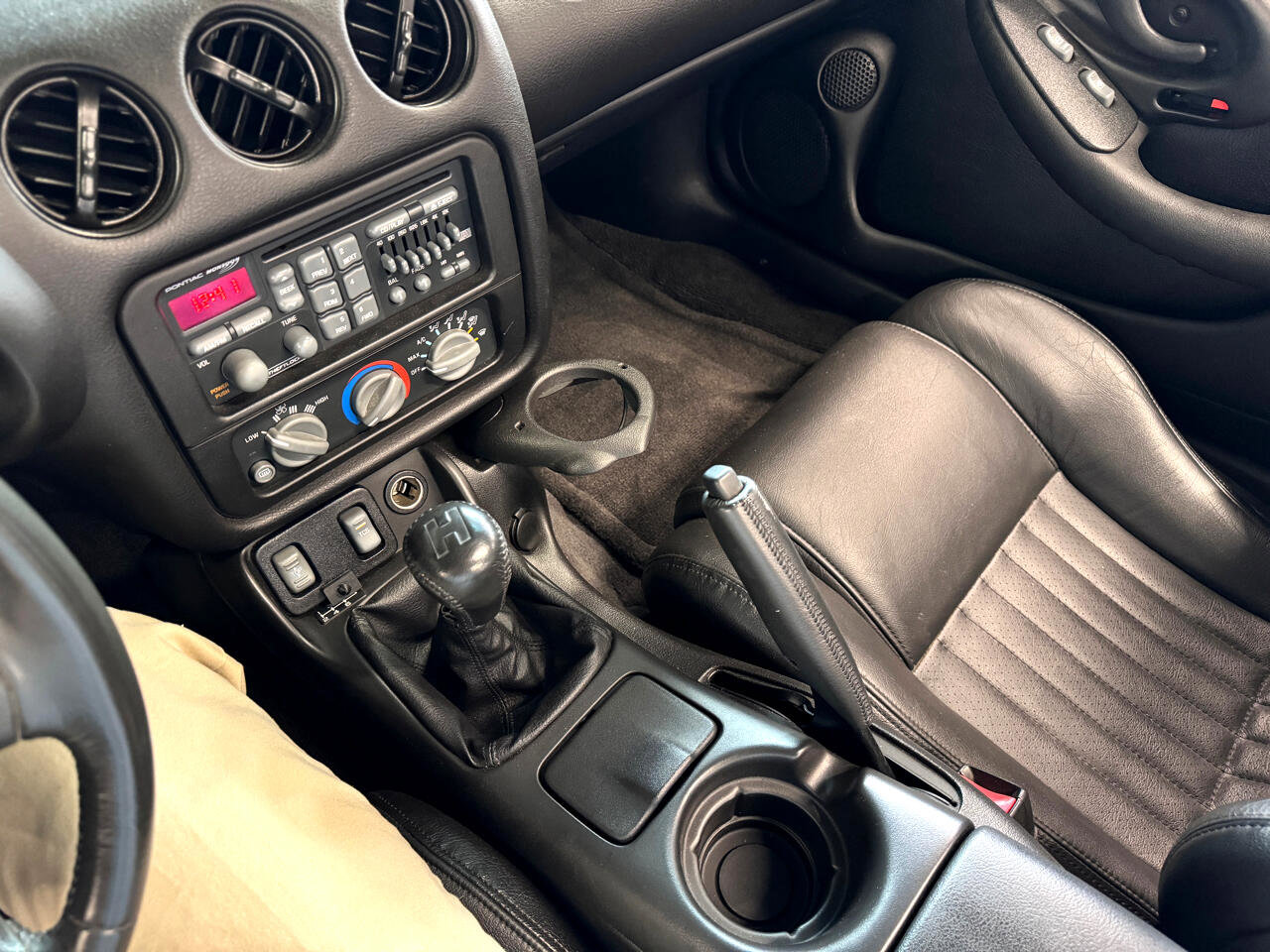 Used 2001 Pontiac Firebird Trans Am image 17