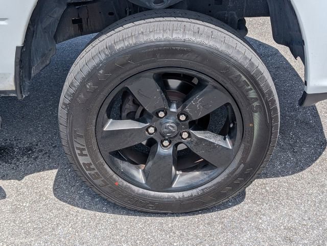 Used 2017 RAM 1500 Express w/ Express Value Package RWD image 17