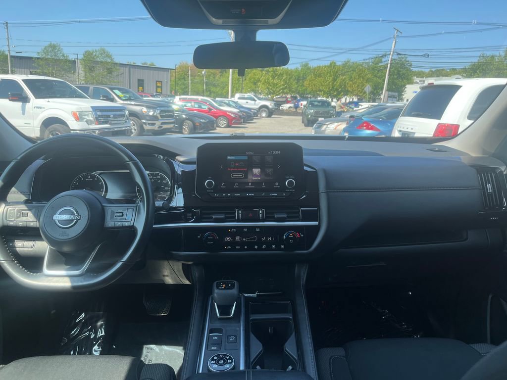 Used 2025 Nissan Pathfinder SV AWD/4WD image 18