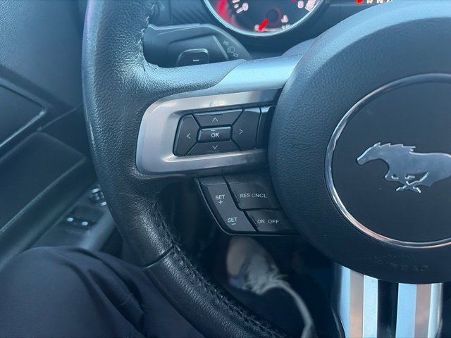Used 2015 Ford Mustang Coupe RWD image 9
