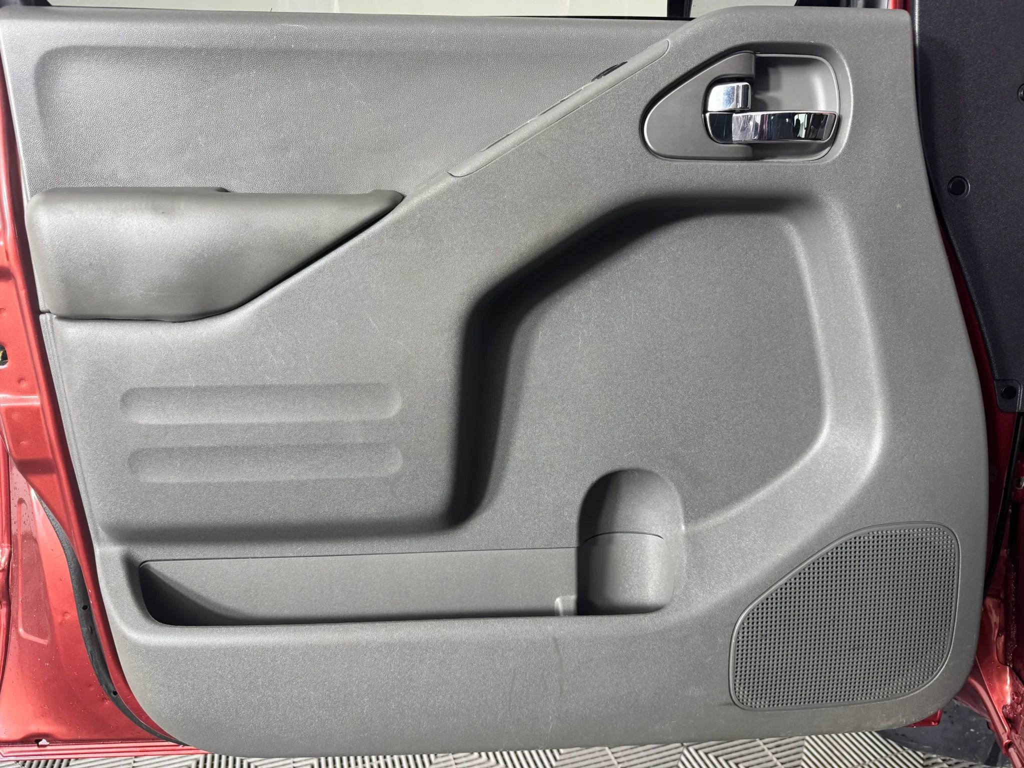 Used 2018 Nissan Frontier SV image 33