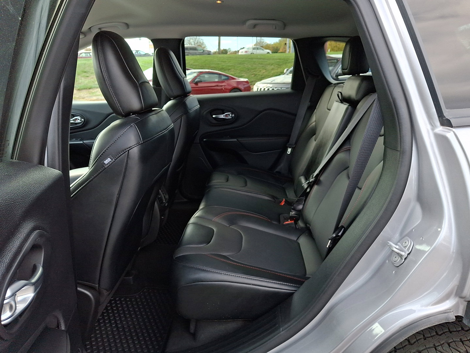 Certified 2022 Jeep Cherokee Trailhawk w/ Premium Leather Package image 12