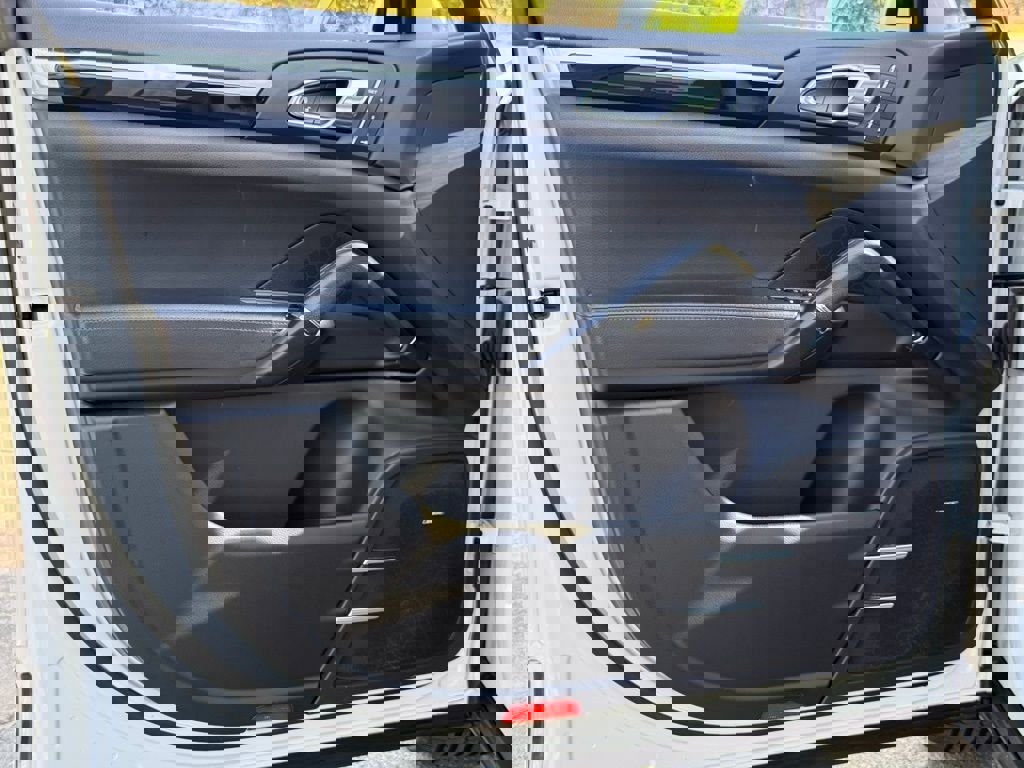 Used 2018 Porsche Cayenne Platinum Edition AWD/4WD image 23