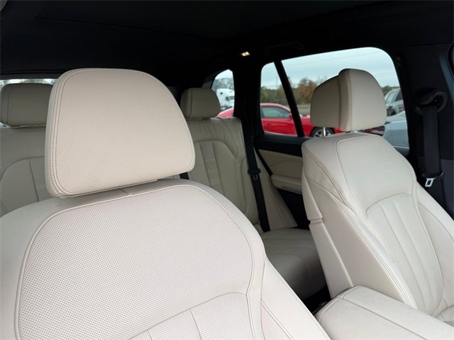 Used 2022 BMW X5 sDrive40i w/ Luxury Seating Package image 23