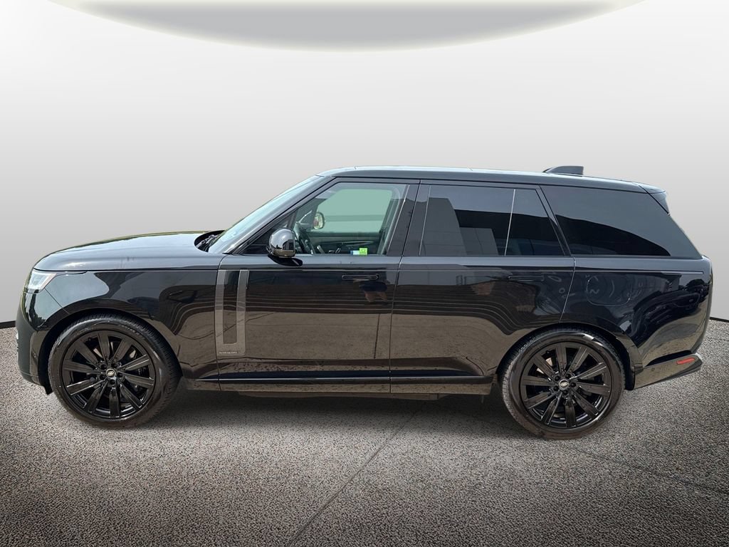Used 2024 Land Rover Range Rover Autobiography AWD/4WD image 3
