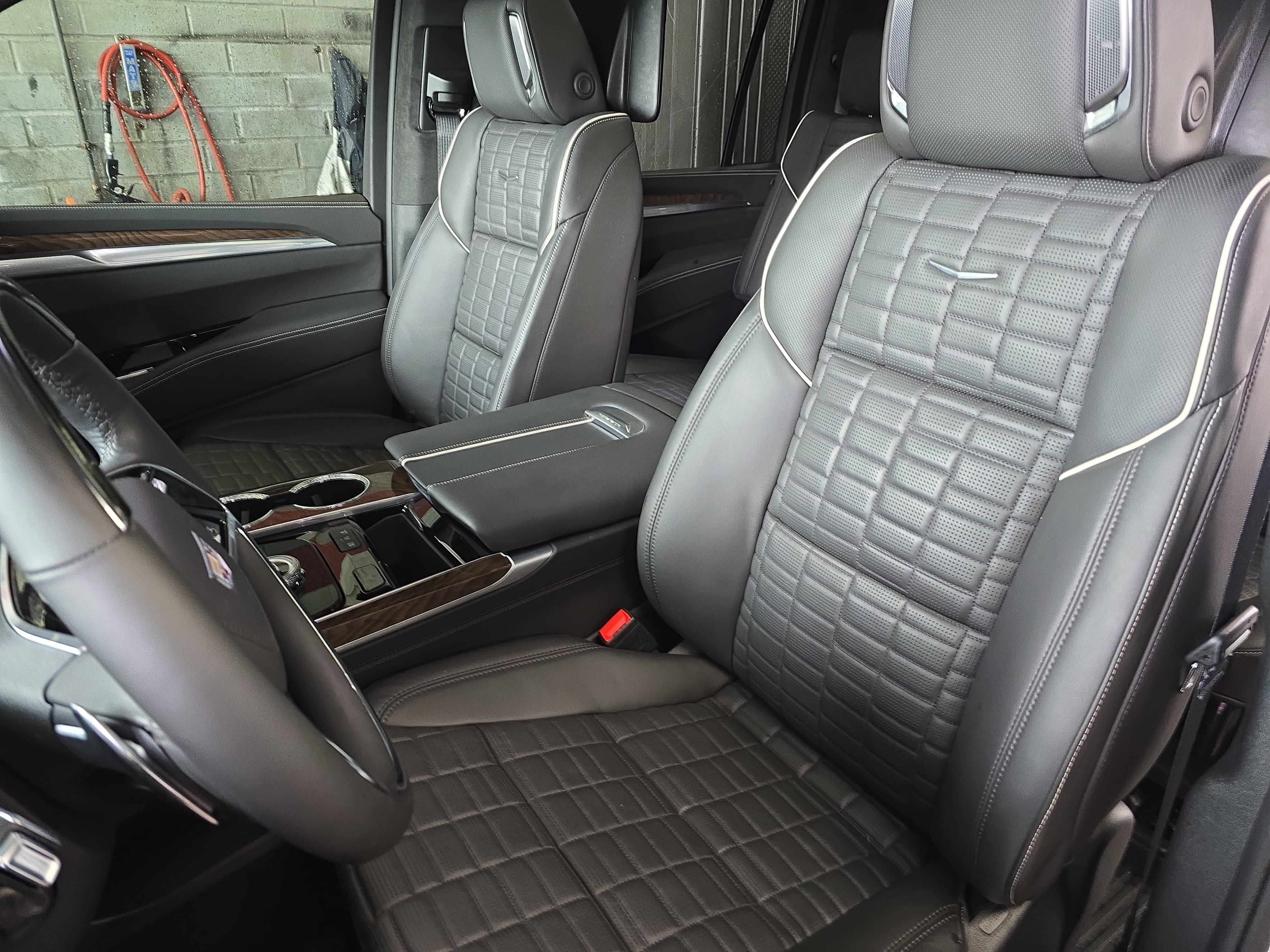 Certified 2025 Cadillac Escalade ESV Sport Platinum AWD/4WD image 15