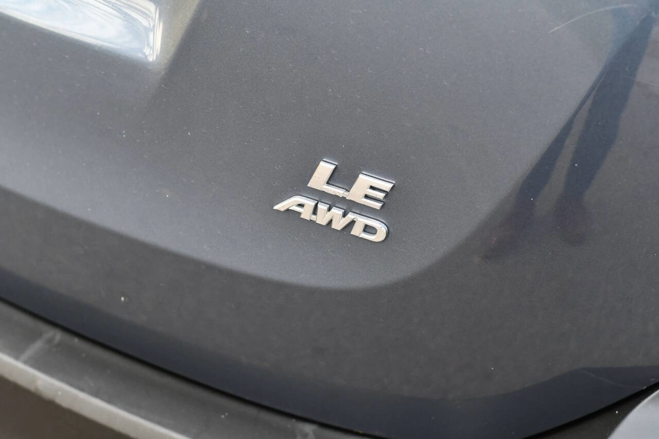 Used 2014 Toyota RAV4 LE AWD/4WD image 7