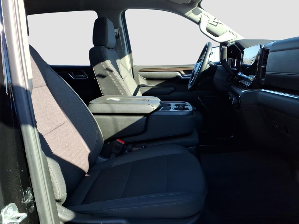 Used 2025 Chevrolet Silverado 1500 LT image 9